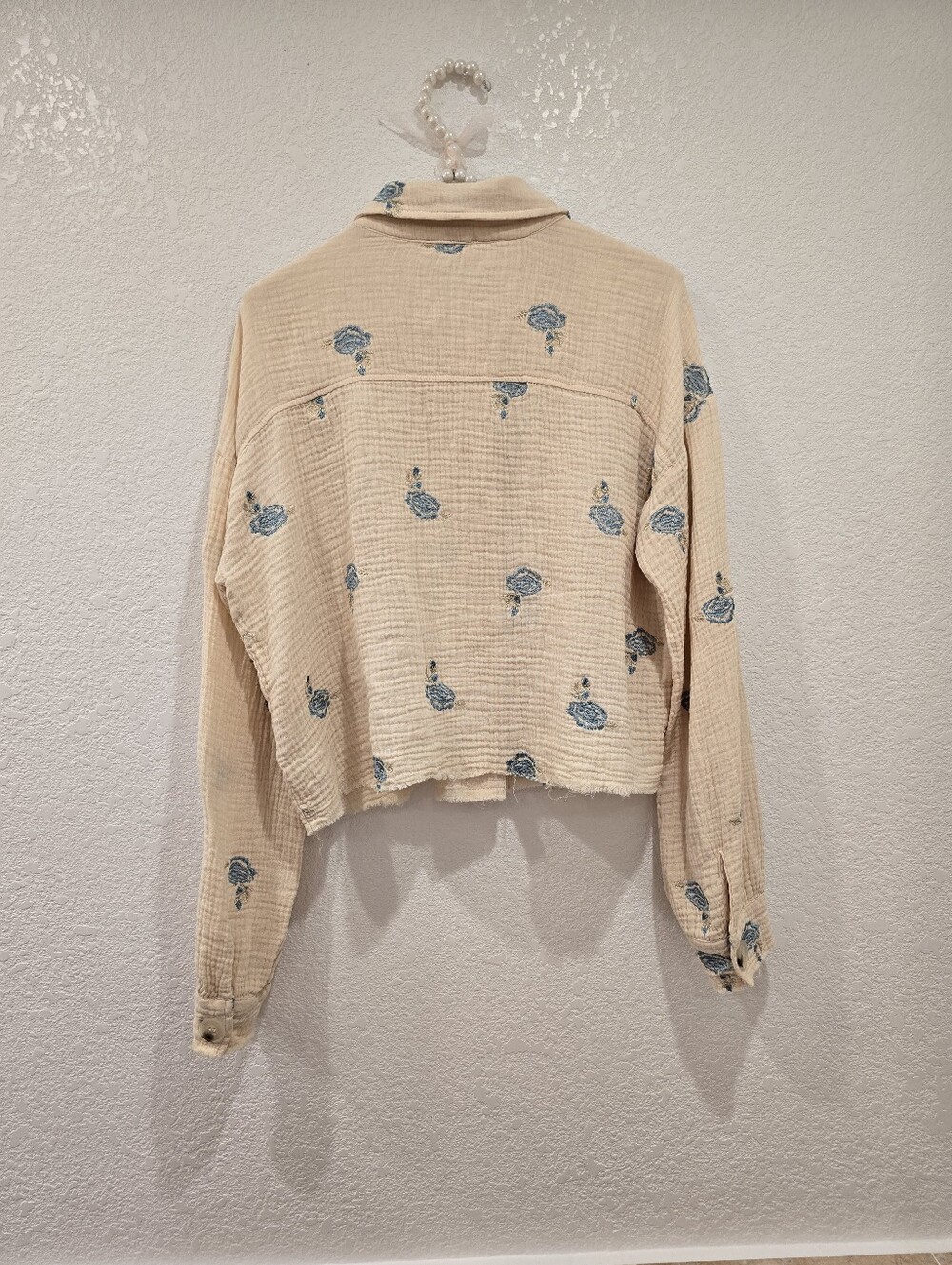 cotton double gauze cropped jacket Blue Embroidered Flowers Raw edge Hem M - Picture 6 of 6